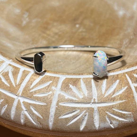 Kendra Scott Vada Silver Cuff Bracelet in White Kyocera Opal RARE - Picture 1 of 13